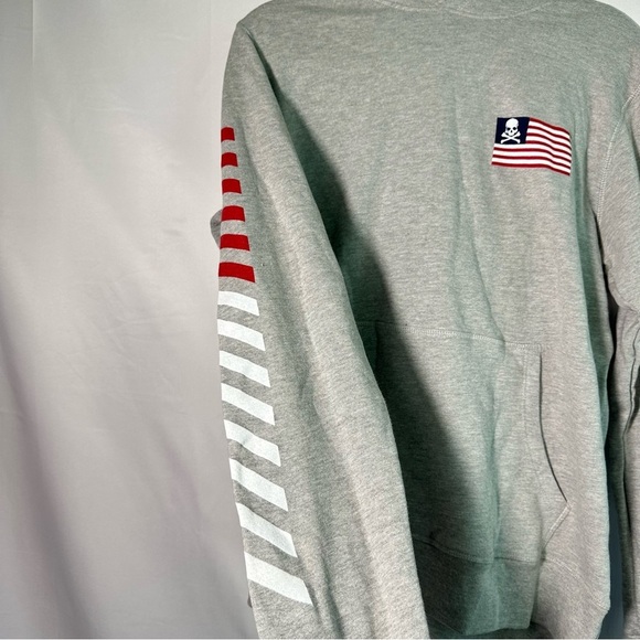 NWOT SoulCycle Gray Hoodie with Flag Design Skull Bike Comfy Loungewear - Picture 5 of 8